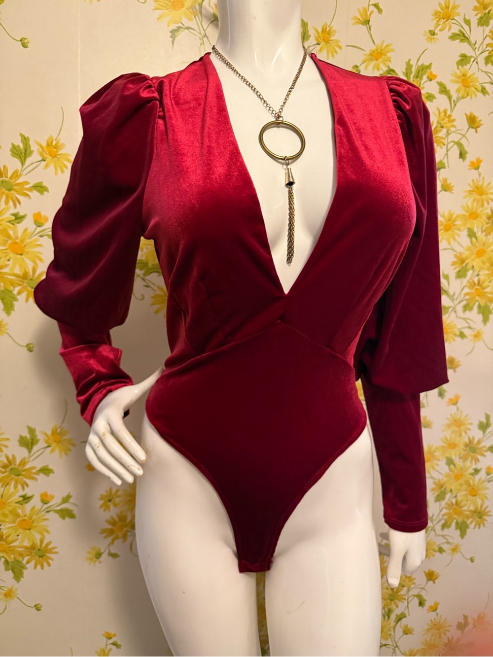 Velvet Deep V Puff Sleeve Bodysuit in Burgundy size M